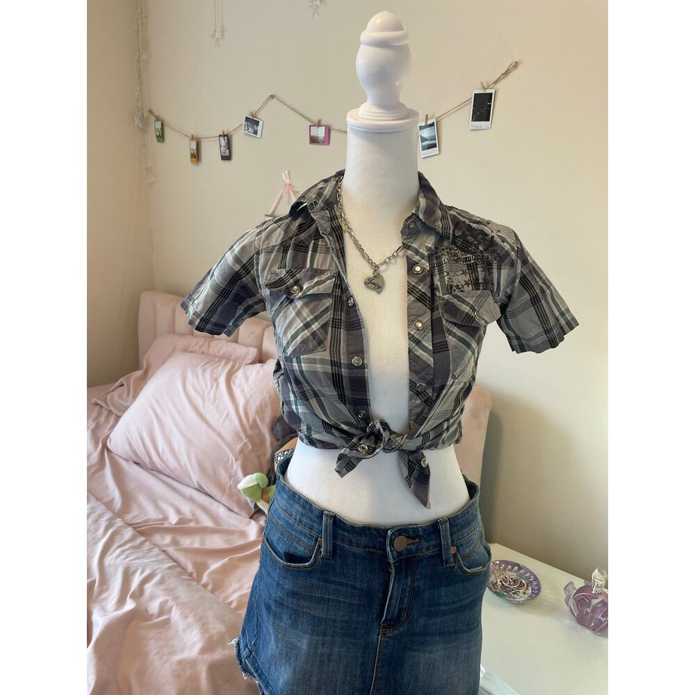 grey plaid short sleeve y2k  snap button